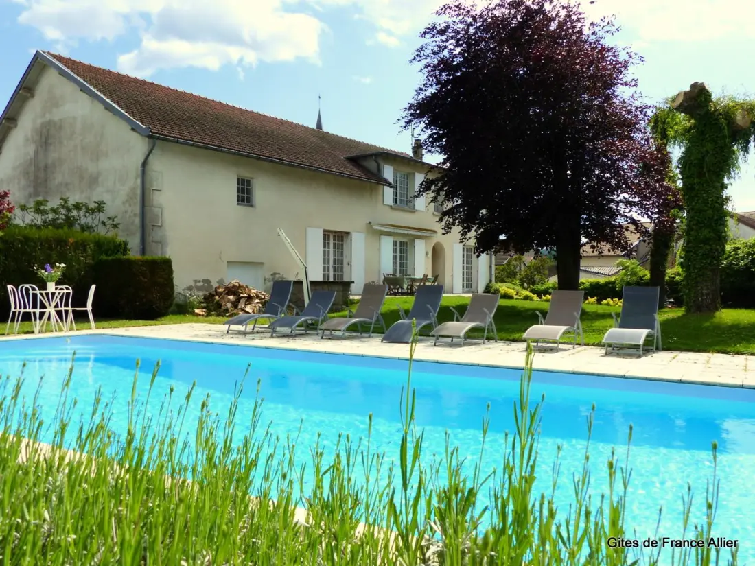 Maison de Vacances Le Mayet-de-Montagne 2
