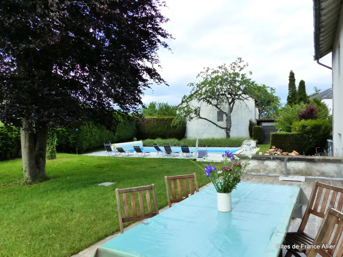 Maison de Vacances Le Mayet-de-Montagne 2