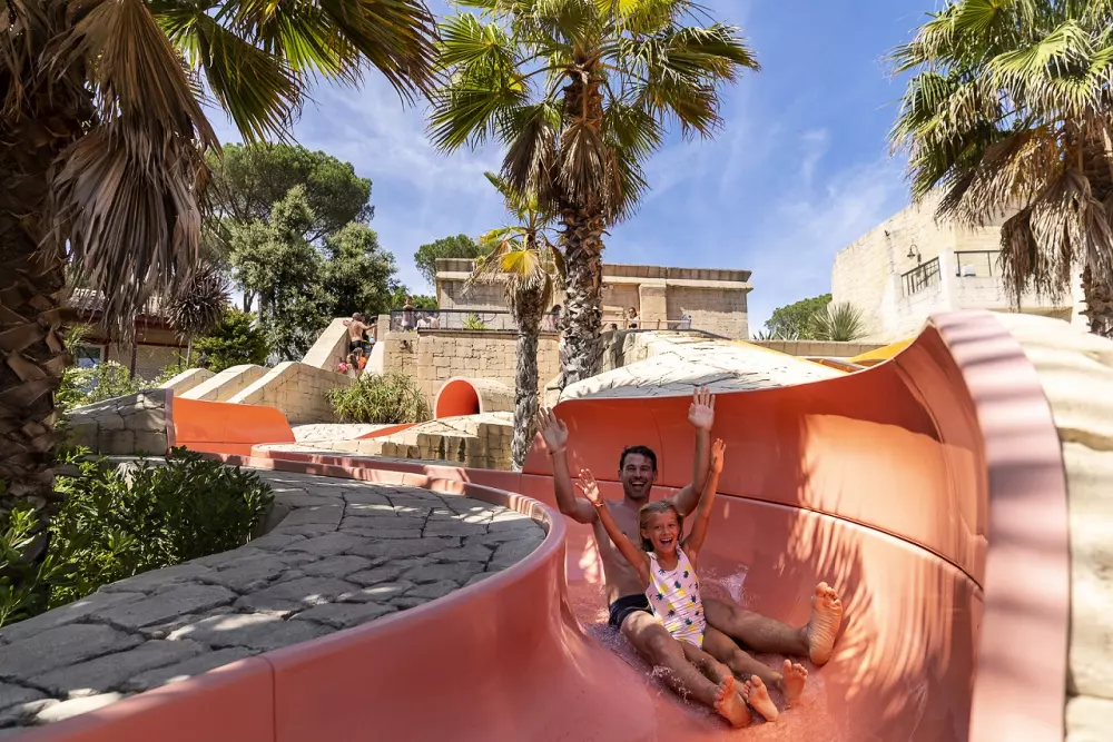 Camping Les Cigales 51 étoiles★