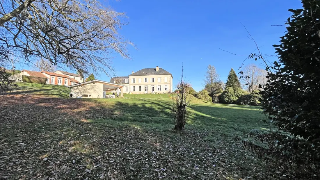 Gîte de France Domaine de juriol - la demeure 3 épis