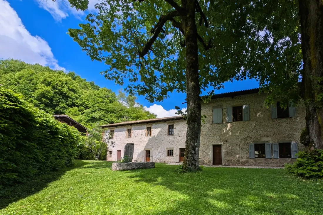 Résidence Chartreuse De La Sylve Bénite, Gîte De Caractère Grande Capacité