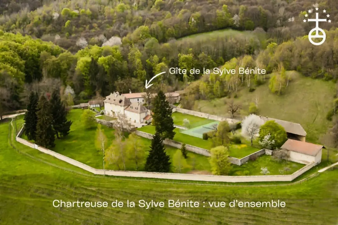 Résidence Chartreuse De La Sylve Bénite, Gîte De Caractère Grande Capacité