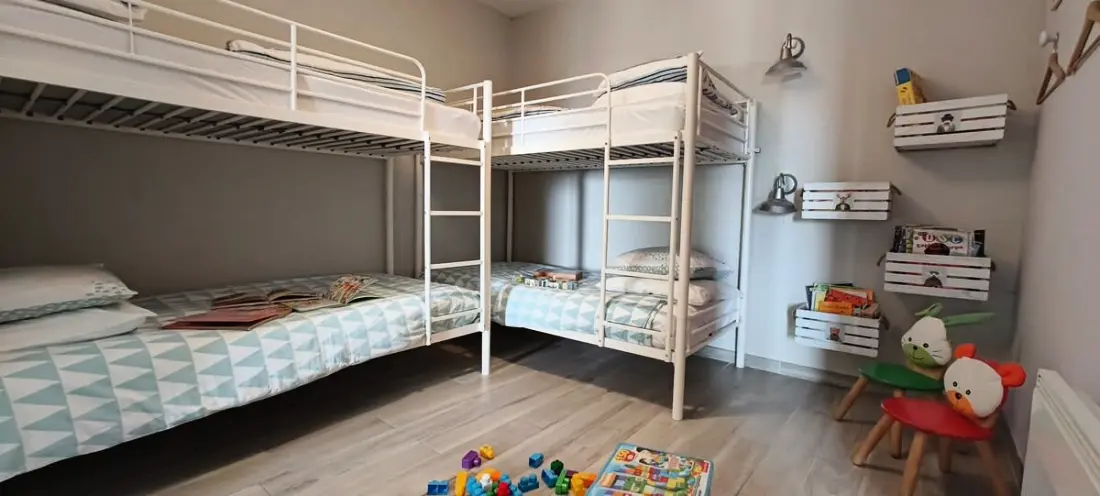 Propriété 22 Pers. Avec Jardin Et Piscine