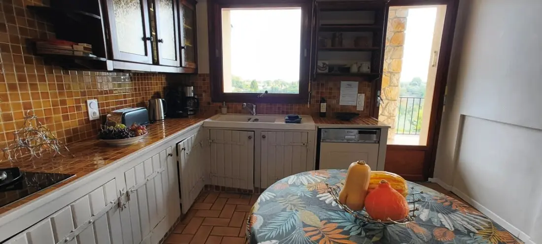 Propriété 22 Pers. Avec Jardin Et Piscine