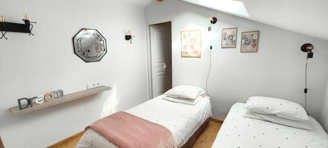 Propriété 22 Pers. Avec Jardin Et Piscine