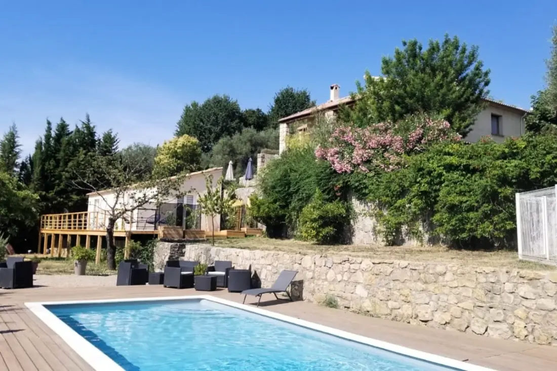 Propriété 22 Pers. Avec Jardin Et Piscine