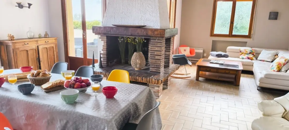 Propriété 22 Pers. Avec Jardin Et Piscine
