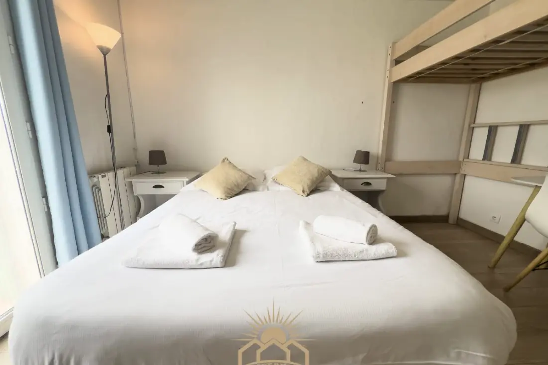Les Guiols Villa Climatisée Pour 8  By Sunset