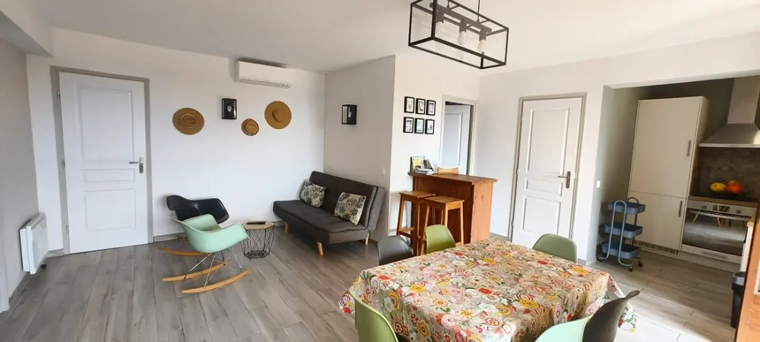 T3 Rénové, Climatisé Entre Mer Et Montagne, Piscine, Jardin