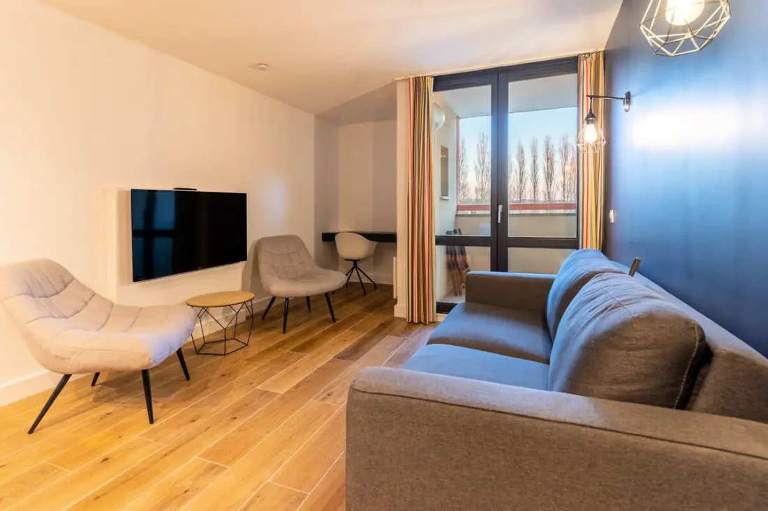Résidence Appartement Rénové Pour 5 Pers Avec Piscine, Tennis Et  Parking 232