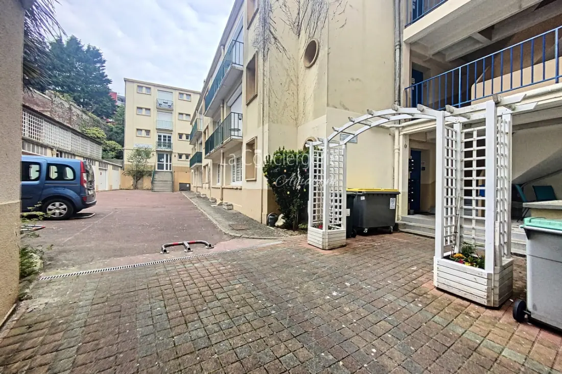 Résidence Th 23 -  🌊 Charmant Appartement Vue Sur Le Port 🌞