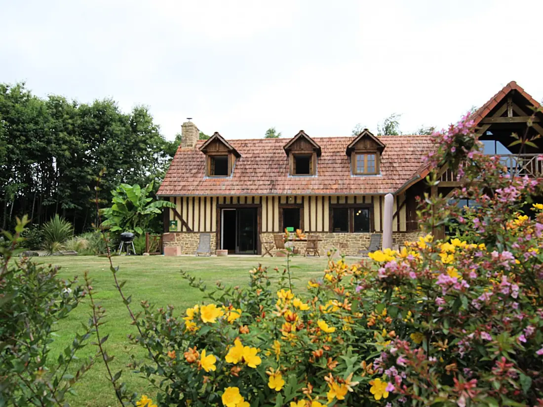 Maison de Vacances Le Val-Saint-Père 3
