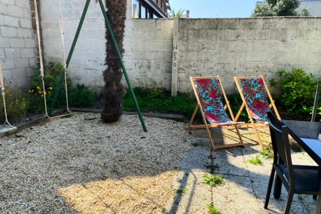 Maison Indépendante Avec Coin Détente En Plein Air