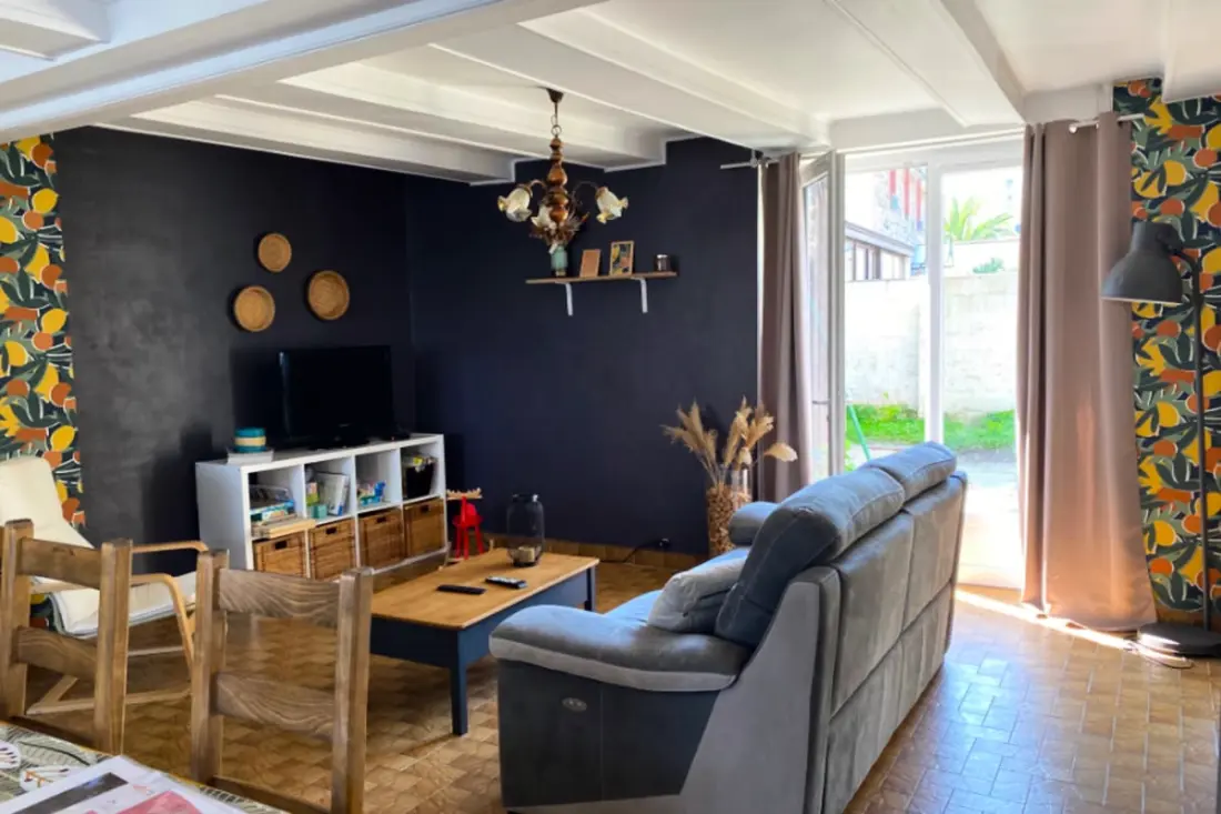 Maison Indépendante Avec Coin Détente En Plein Air