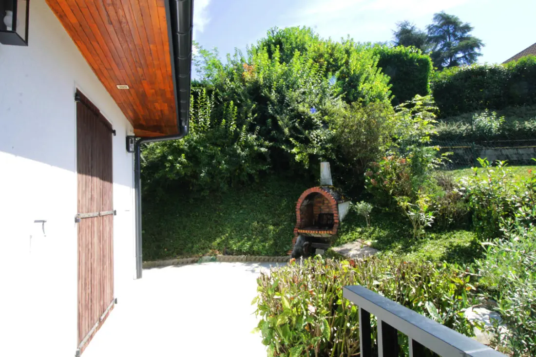 Confortable Villa Avec Vue Sur Le Lac Du Bourget