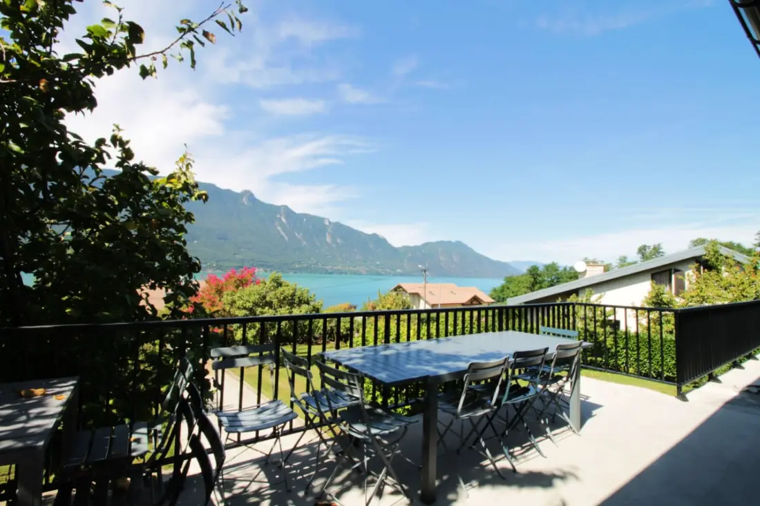 Confortable Villa Avec Vue Sur Le Lac Du Bourget