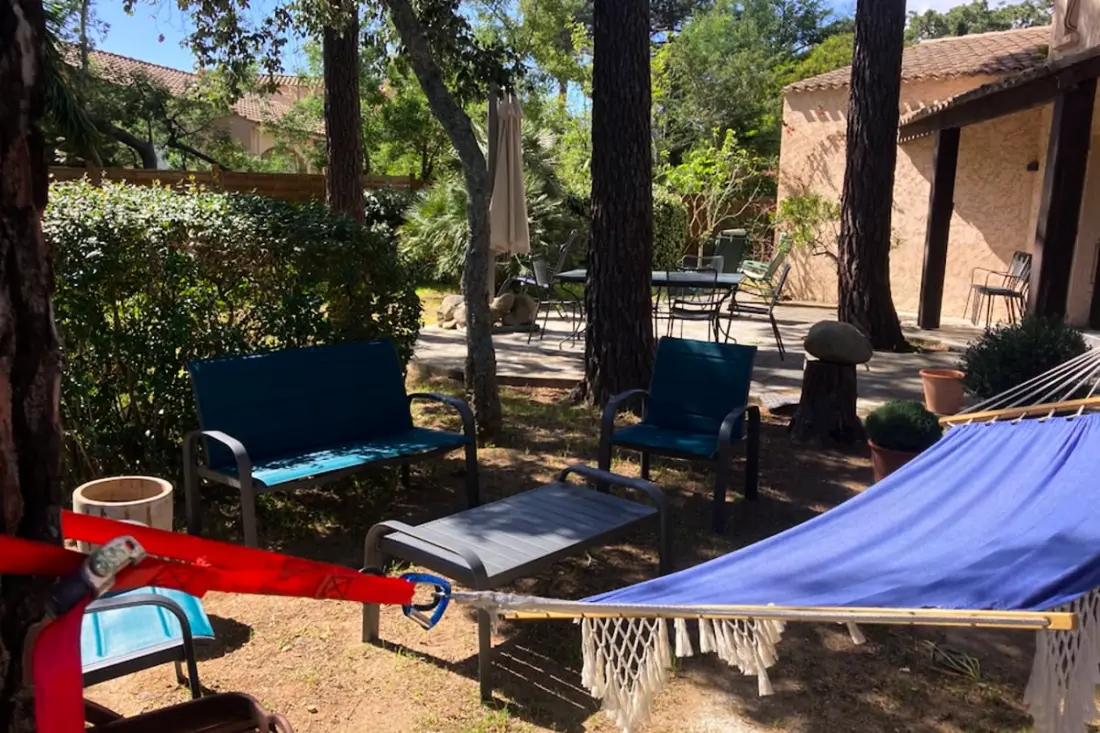 Maison Spacieuse Avec Terrasse - Plage à 8min