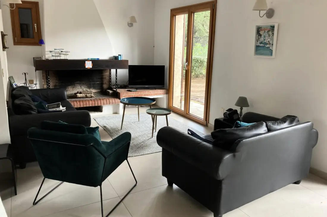 Maison Spacieuse Avec Terrasse - Plage à 8min