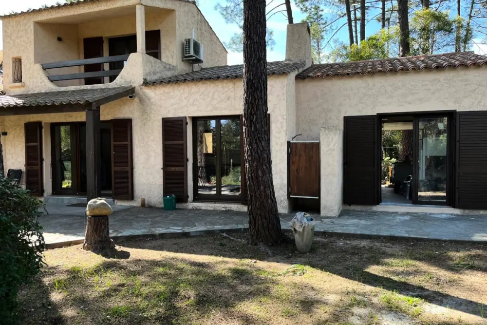 Maison Spacieuse Avec Terrasse - Plage à 8min