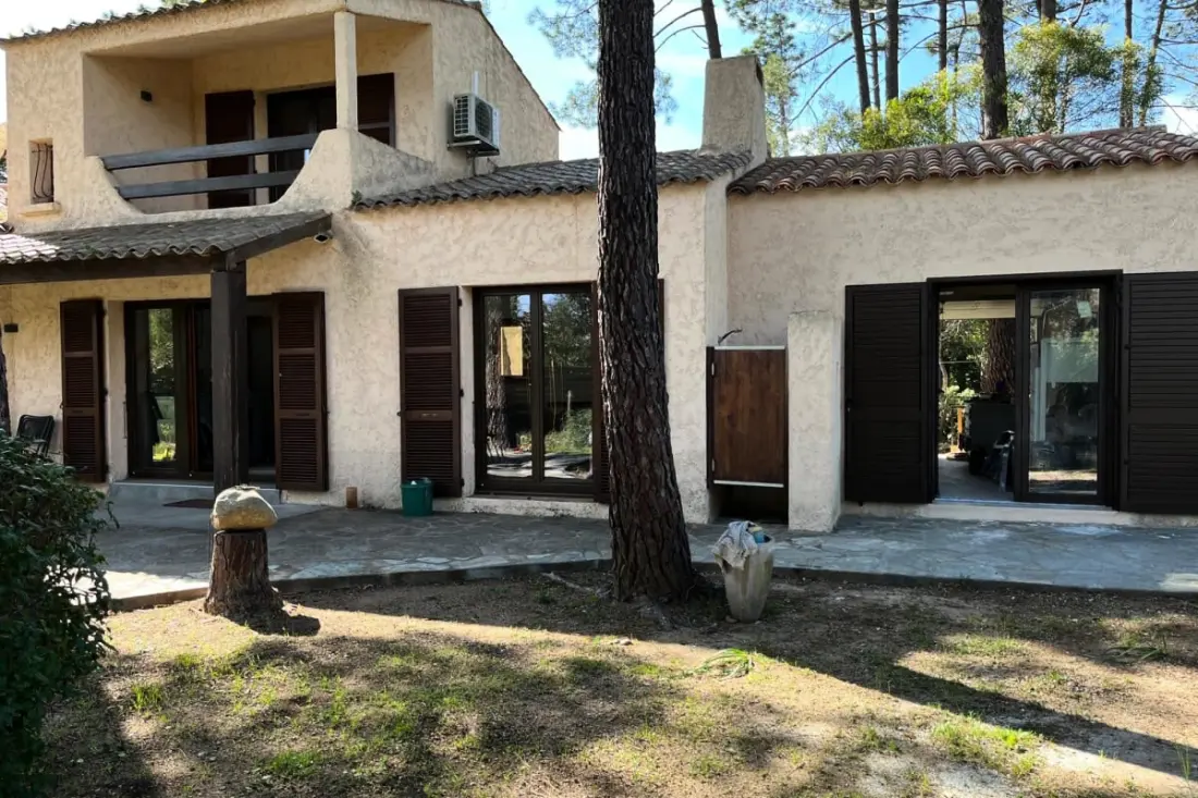 Maison Spacieuse Avec Terrasse - Plage à 8min