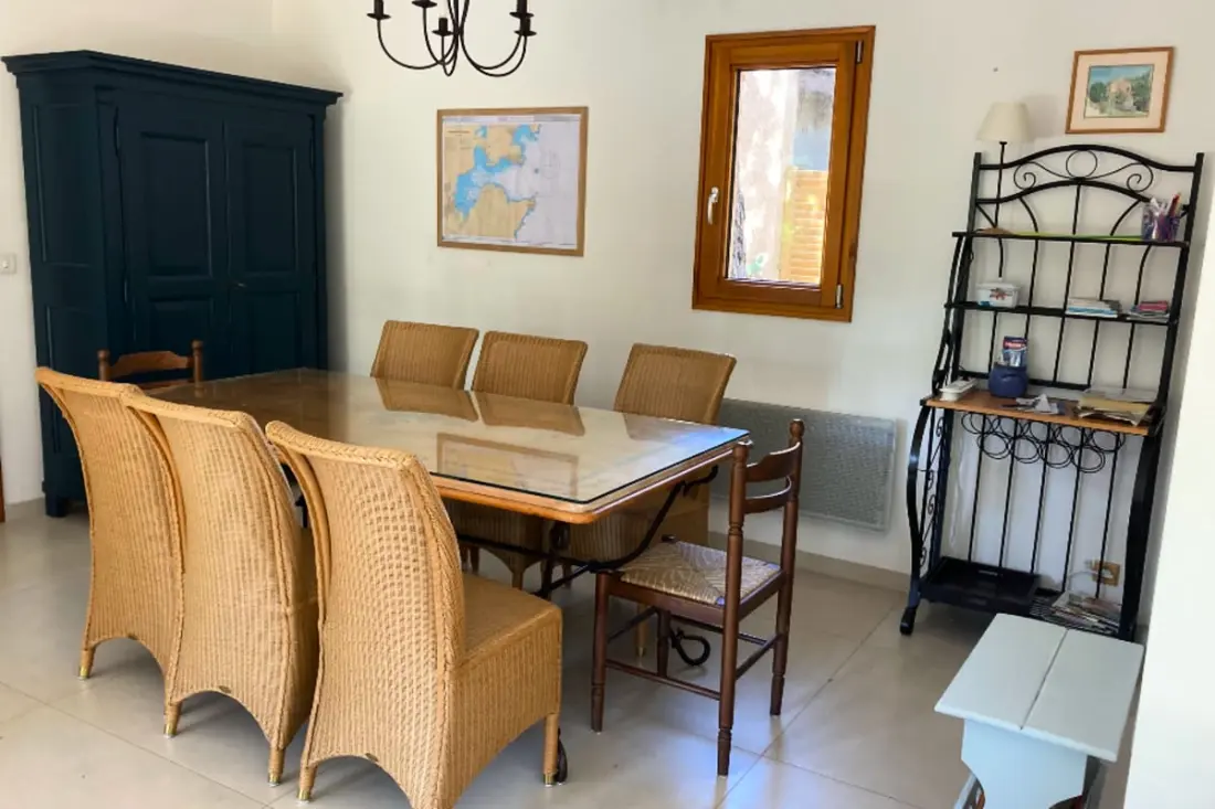 Maison Spacieuse Avec Terrasse - Plage à 8min