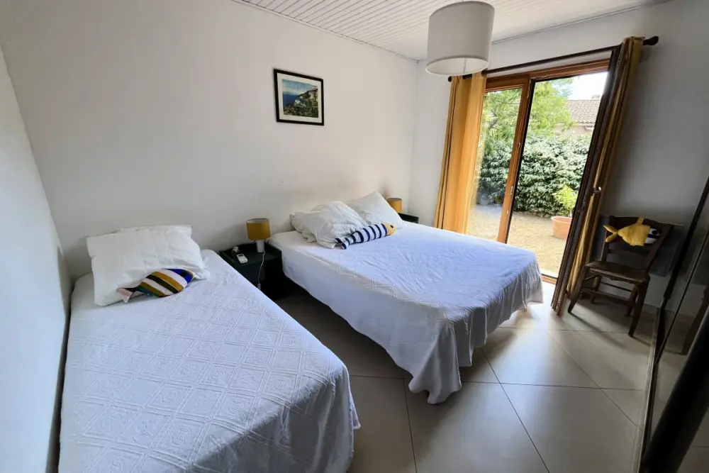 Maison Spacieuse Avec Terrasse - Plage à 8min