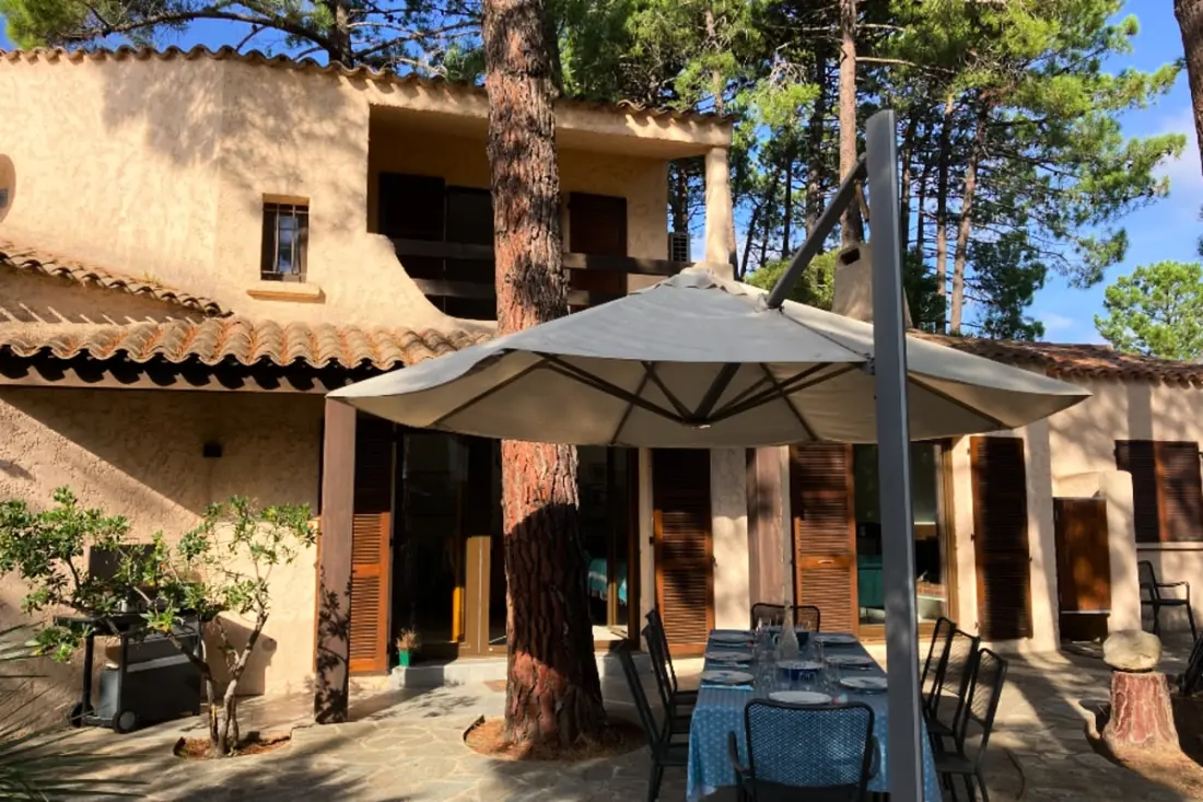 Maison Spacieuse Avec Terrasse - Plage à 8min