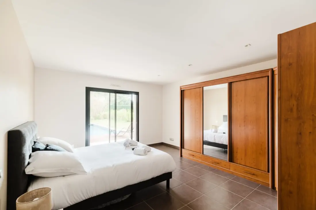 Belle Villa Contemporaine 201 M2 Avec Piscine