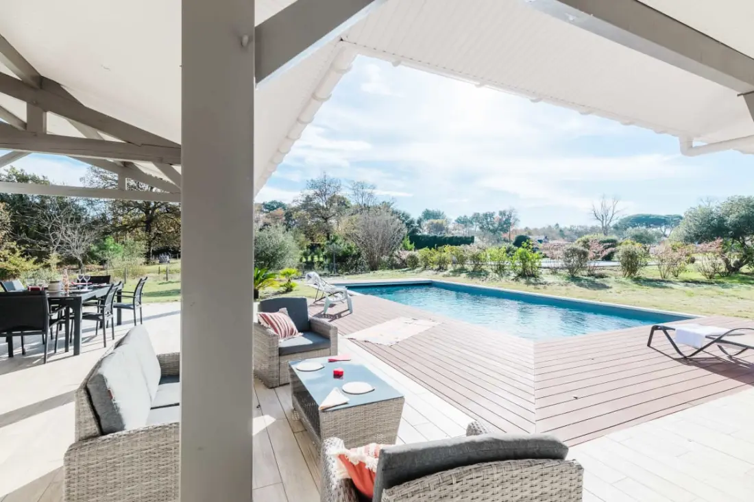 Belle Villa Contemporaine 201 M2 Avec Piscine