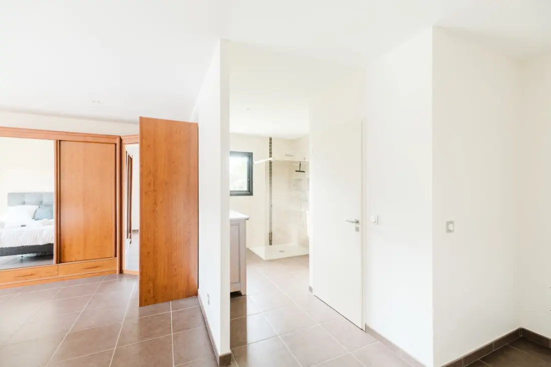 Belle Villa Contemporaine 201 M2 Avec Piscine