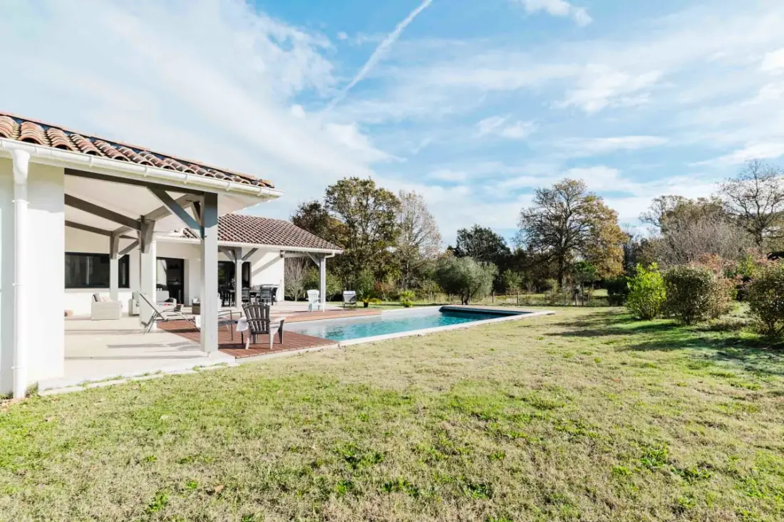 Belle Villa Contemporaine 201 M2 Avec Piscine