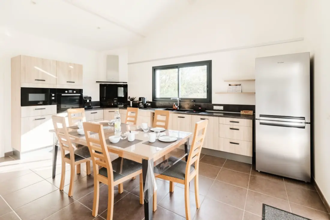 Belle Villa Contemporaine 201 M2 Avec Piscine