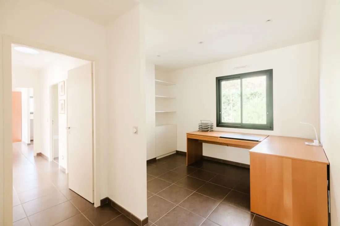 Belle Villa Contemporaine 201 M2 Avec Piscine
