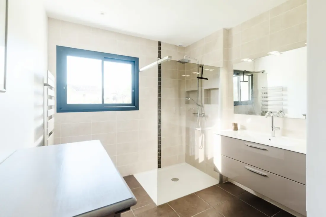 Belle Villa Contemporaine 201 M2 Avec Piscine