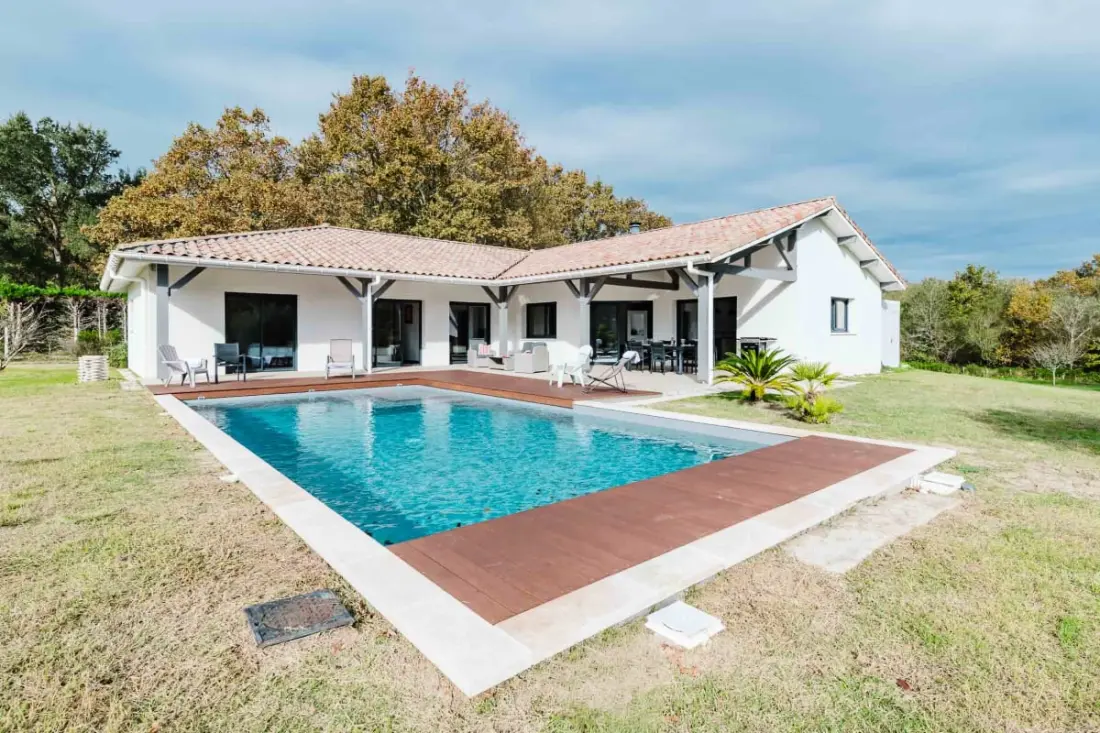 Belle Villa Contemporaine 201 M2 Avec Piscine