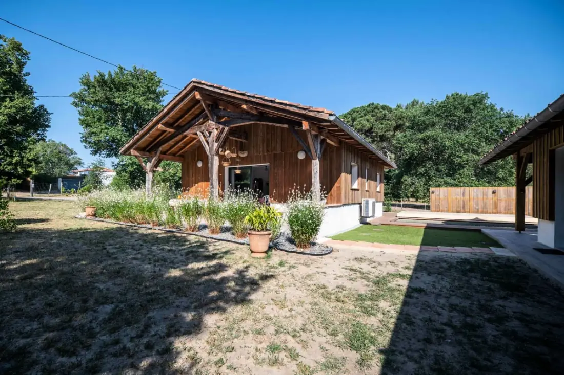 Grange Restaurée Dans Son Airial Landais