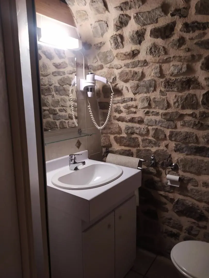 Gîte de France La voûte céleste 2/3 pers aux bondons 3 épis