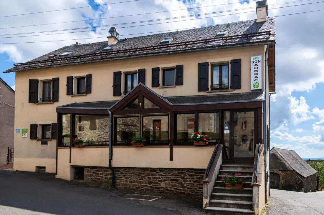 Gîte de France Bon aubrac pour 12 personnes 2 épis