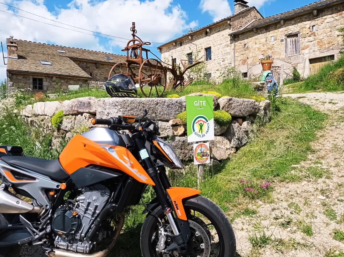 Gîte de France Gîte lozère bleue 12 personnes 3 épis