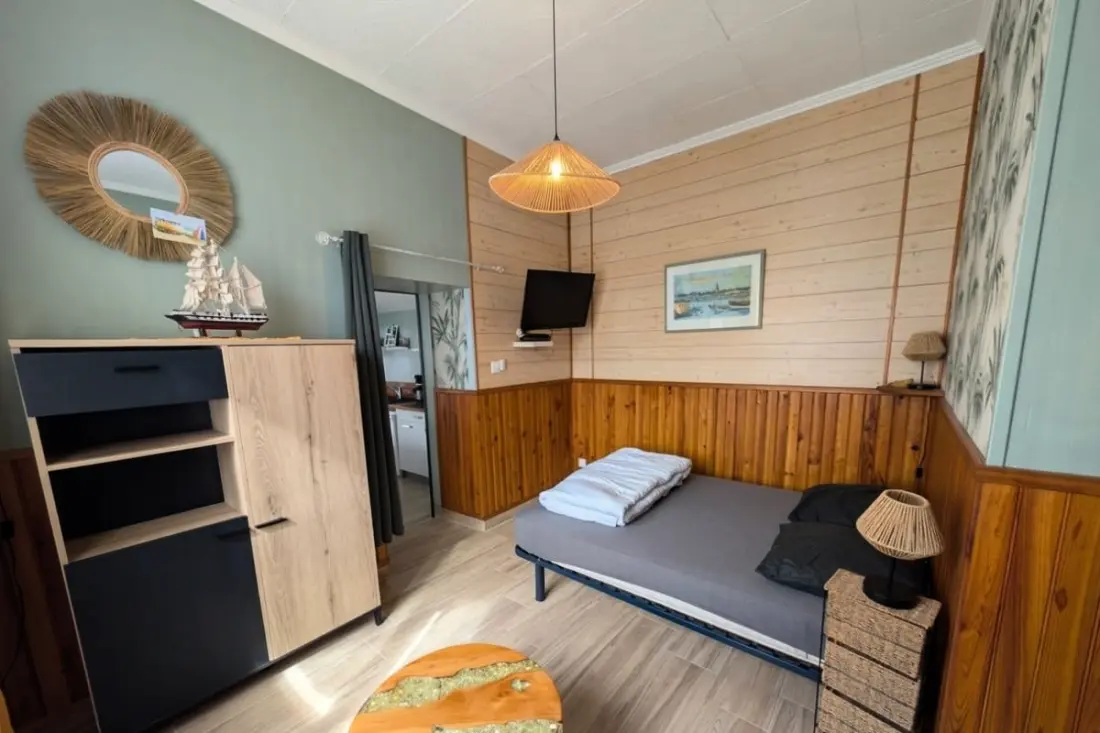 Chaleureuse Et Agréable Près De La Mer Avec Garage