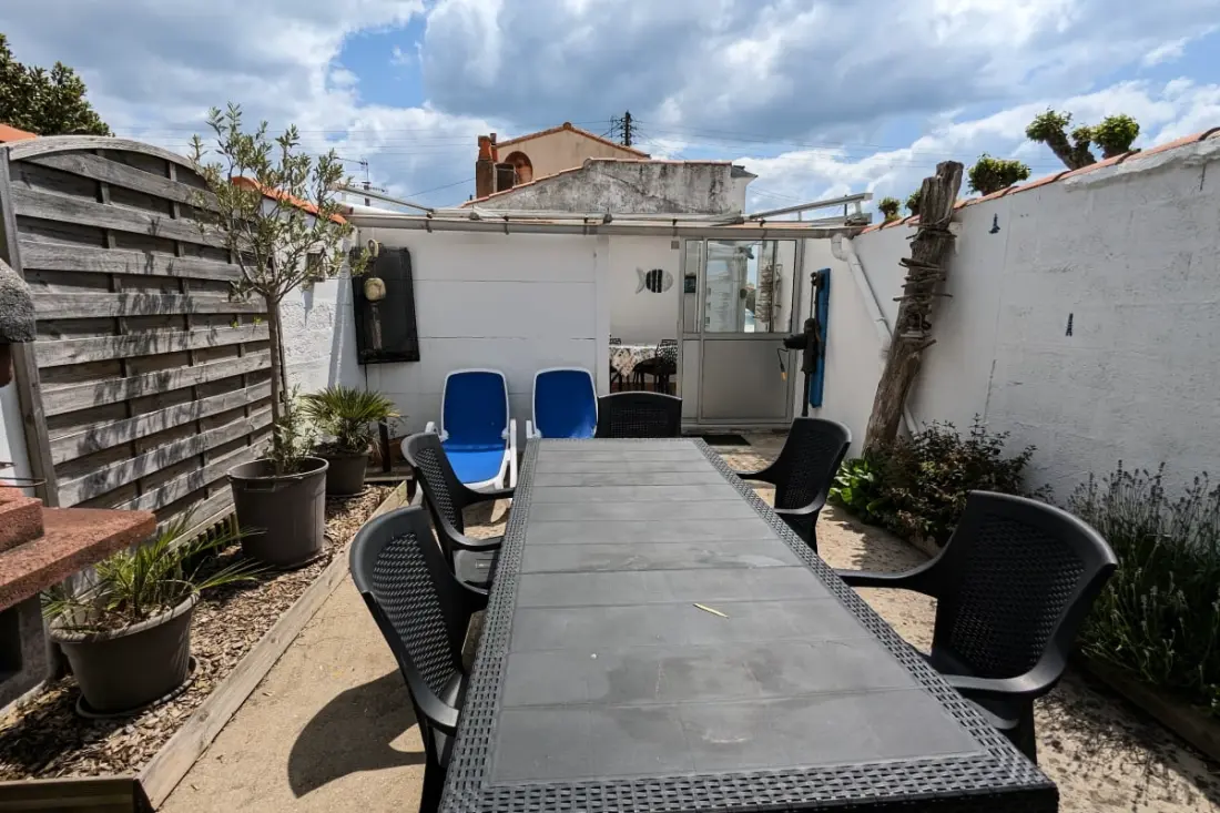 Chaleureuse Et Agréable Près De La Mer Avec Garage