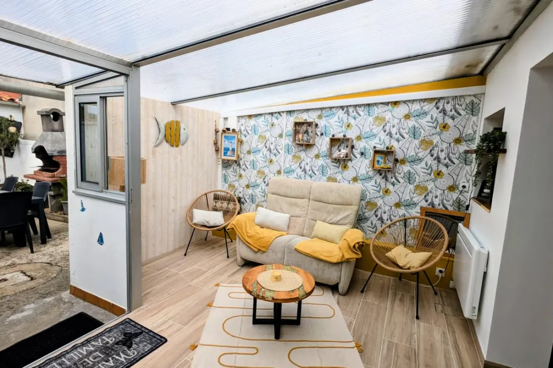 Chaleureuse Et Agréable Près De La Mer Avec Garage