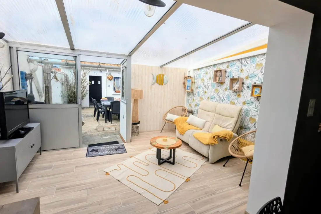 Chaleureuse Et Agréable Près De La Mer Avec Garage