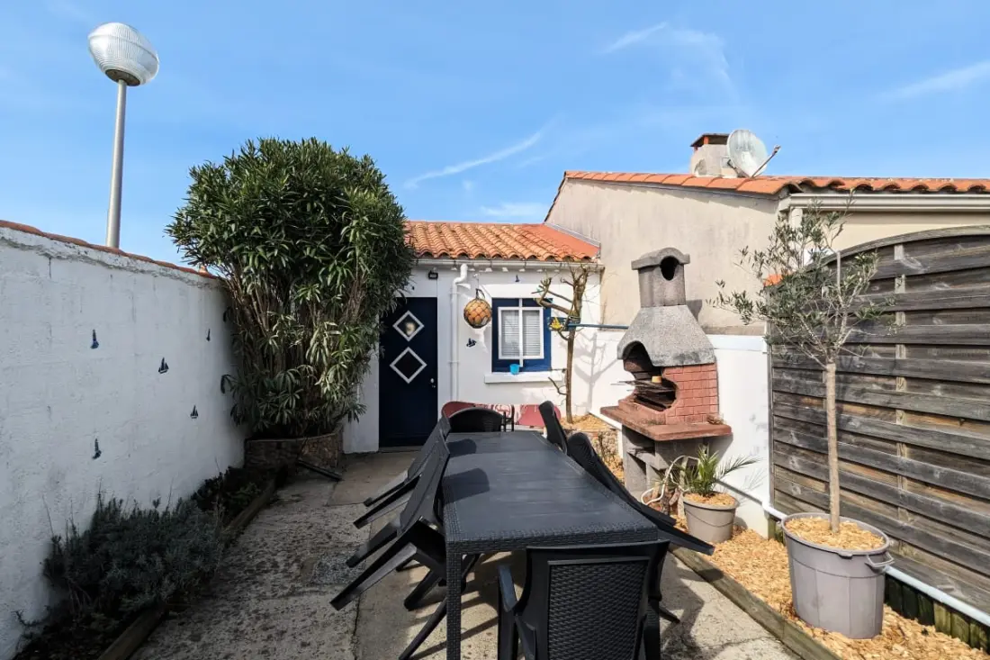 Chaleureuse Et Agréable Près De La Mer Avec Garage