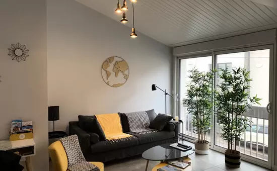 Superbe Maison De Ville Rénovée En Plein Cœur Du Quartier Arago Pour 5p