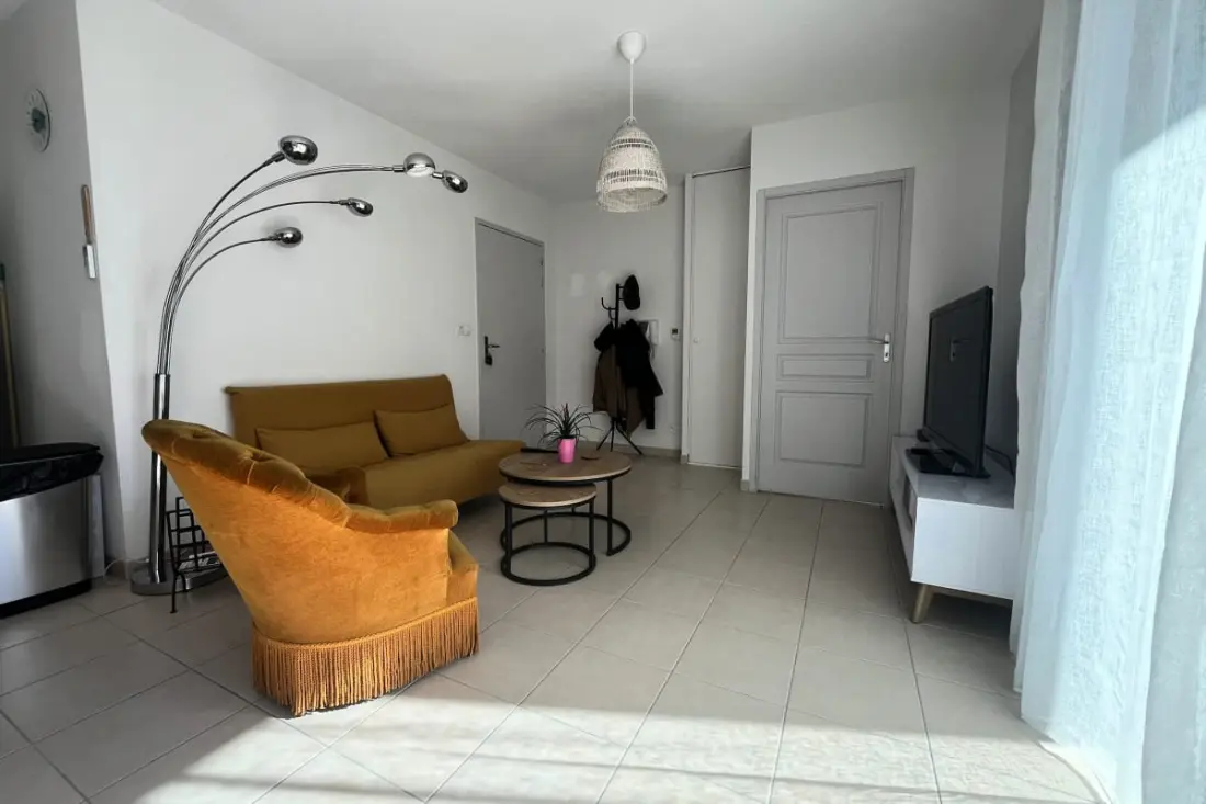 Bel Et Spacieux Logement Au Cœur De Leucate