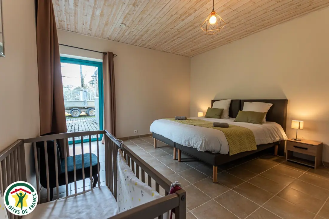 Gîte de France Aux hirondelles du chêne - l'ecureuil 4 épis