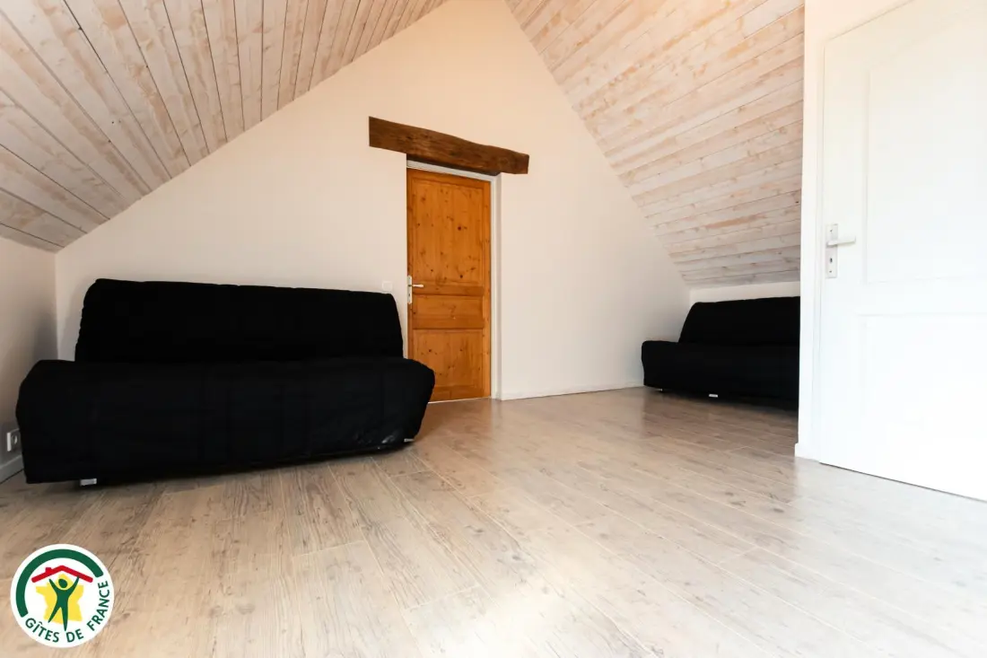 Gîte de France Aux hirondelles du chêne - l'ecureuil 4 épis