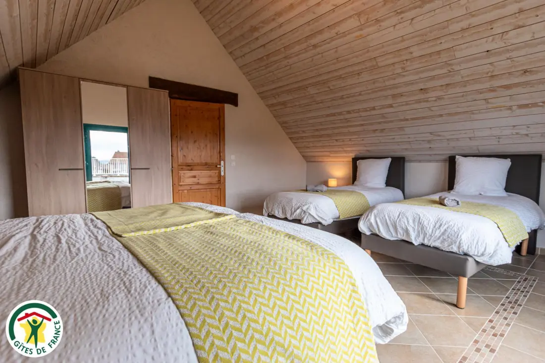Gîte de France Aux hirondelles du chêne - l'ecureuil 4 épis