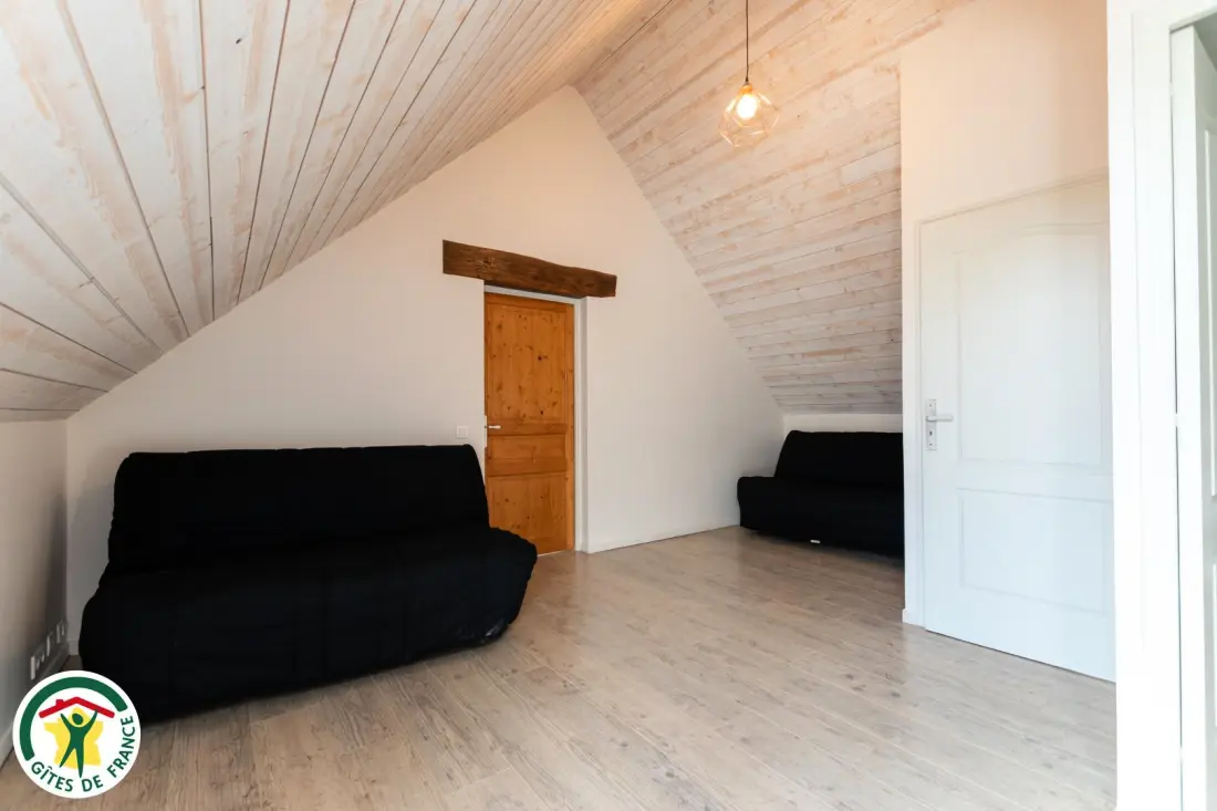 Gîte de France Aux hirondelles du chêne - l'ecureuil 4 épis